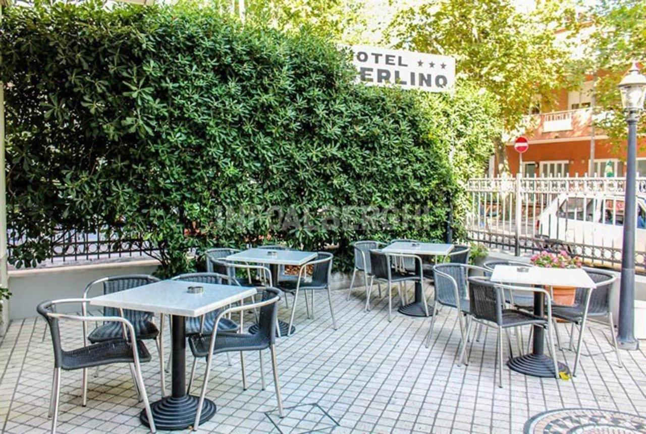 Hotel Berlino Cattolica Bagian luar foto